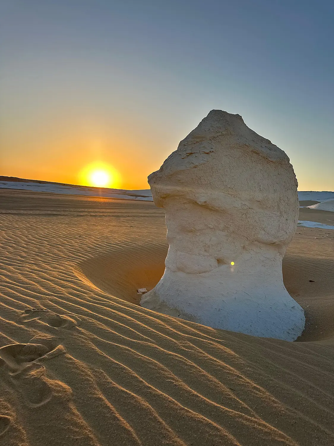 10. Amanecer en el Desierto Blanco