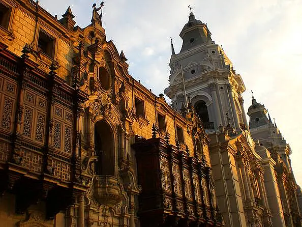 2. Lima Colonial y Moderna